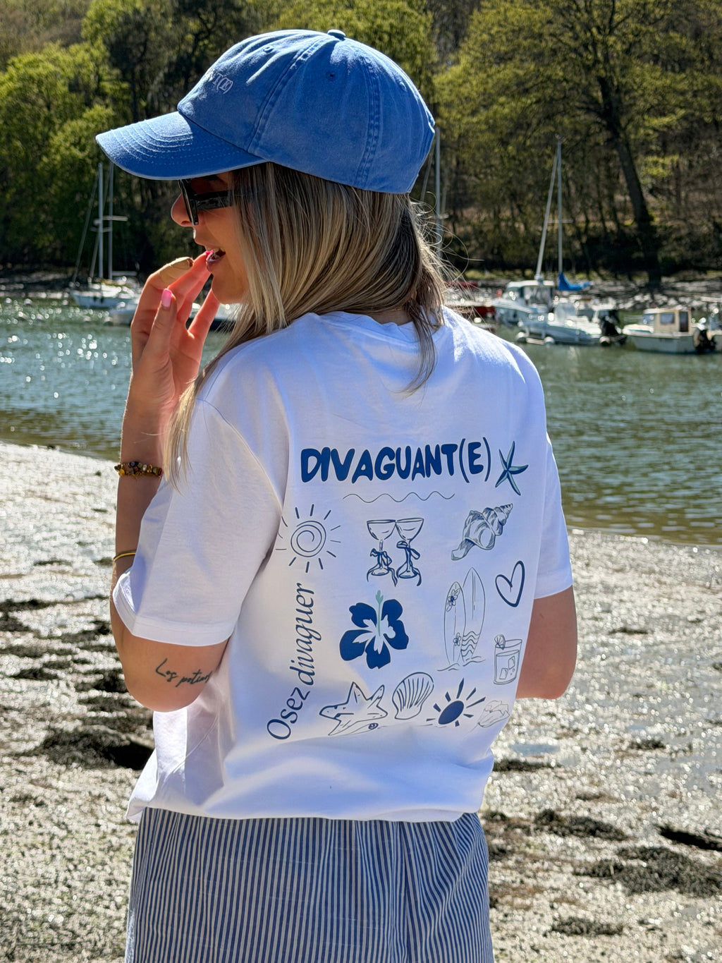 T-shirt manche courte Divaguant(e) Blanc et bleu